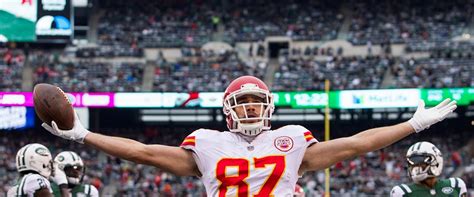 travis kelce stats today game